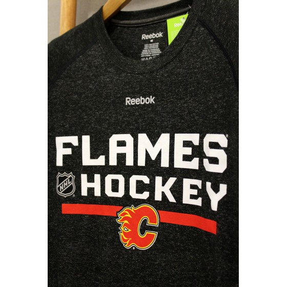Футболка Reebok NHL Calgary Flames Cool Base В НАЛИЧИИ в Ярославле